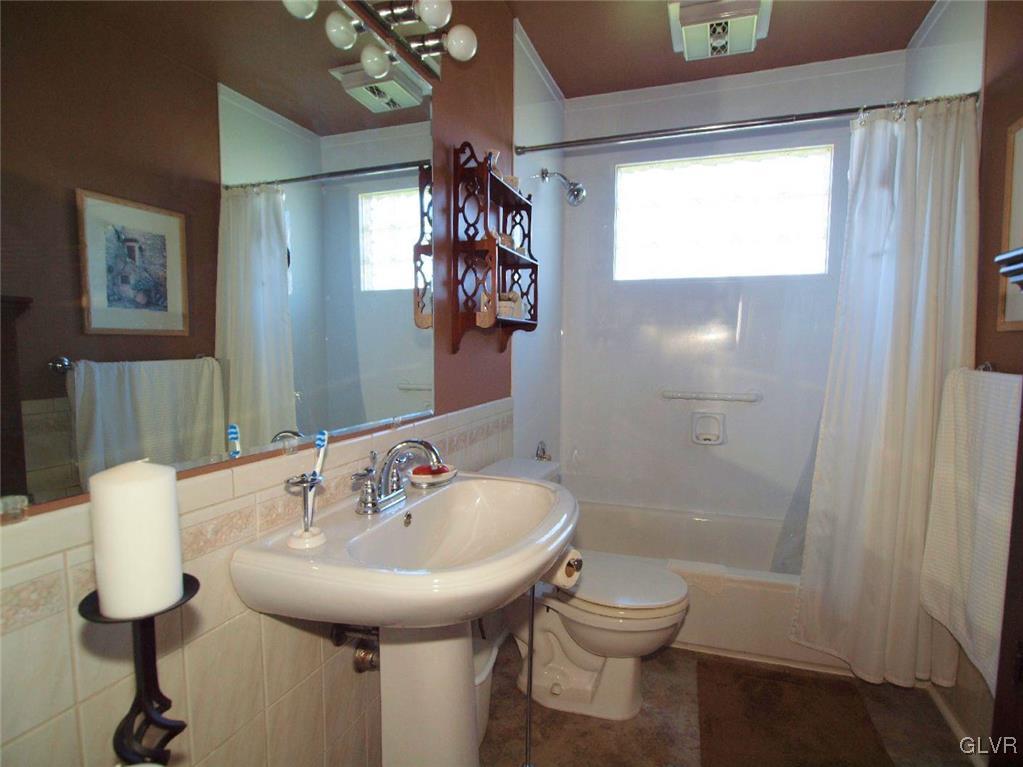 2150 Cypress Road Bethlehem, PA 18018 - Photo 10 of 14 Gallery Image 10