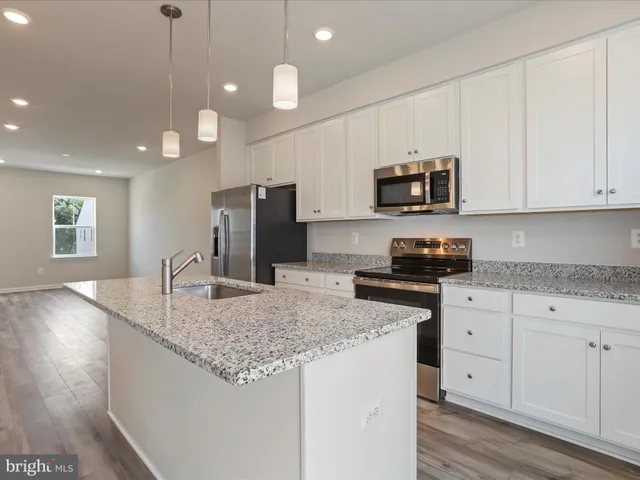 $1,800 | 331 Sandy Btm Circle, Ranson, WV 25438