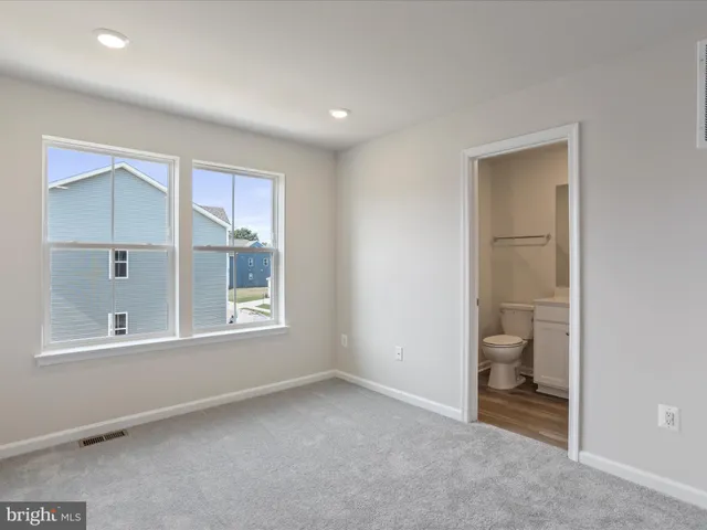 $1,800 | 331 Sandy Btm Circle, Ranson, WV 25438