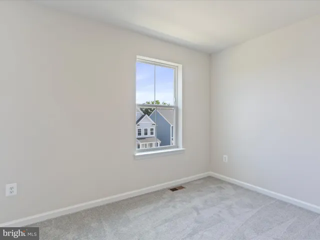 $1,800 | 331 Sandy Btm Circle, Ranson, WV 25438