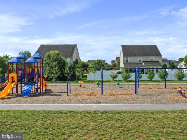 $1,800 | 331 Sandy Btm Circle, Ranson, WV 25438