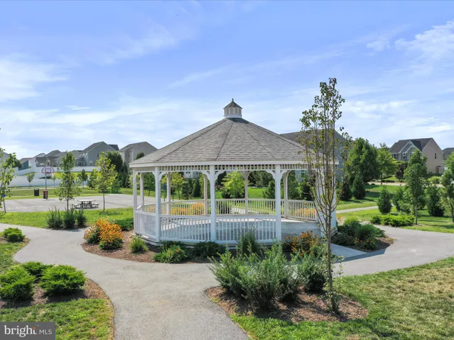 $1,800 | 331 Sandy Btm Circle, Ranson, WV 25438