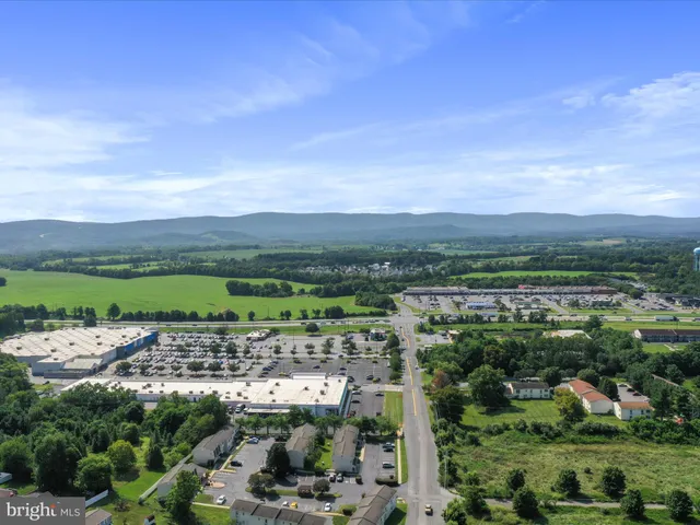 $1,800 | 331 Sandy Btm Circle, Ranson, WV 25438