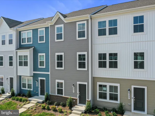 $1,800 | 331 Sandy Btm Circle, Ranson, WV 25438