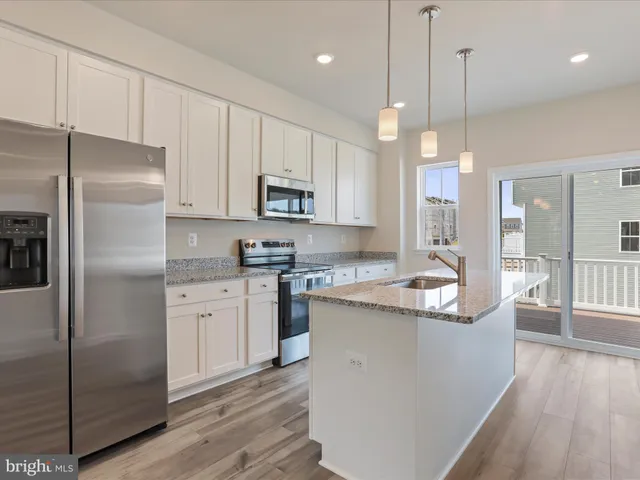 $1,800 | 331 Sandy Btm Circle, Ranson, WV 25438