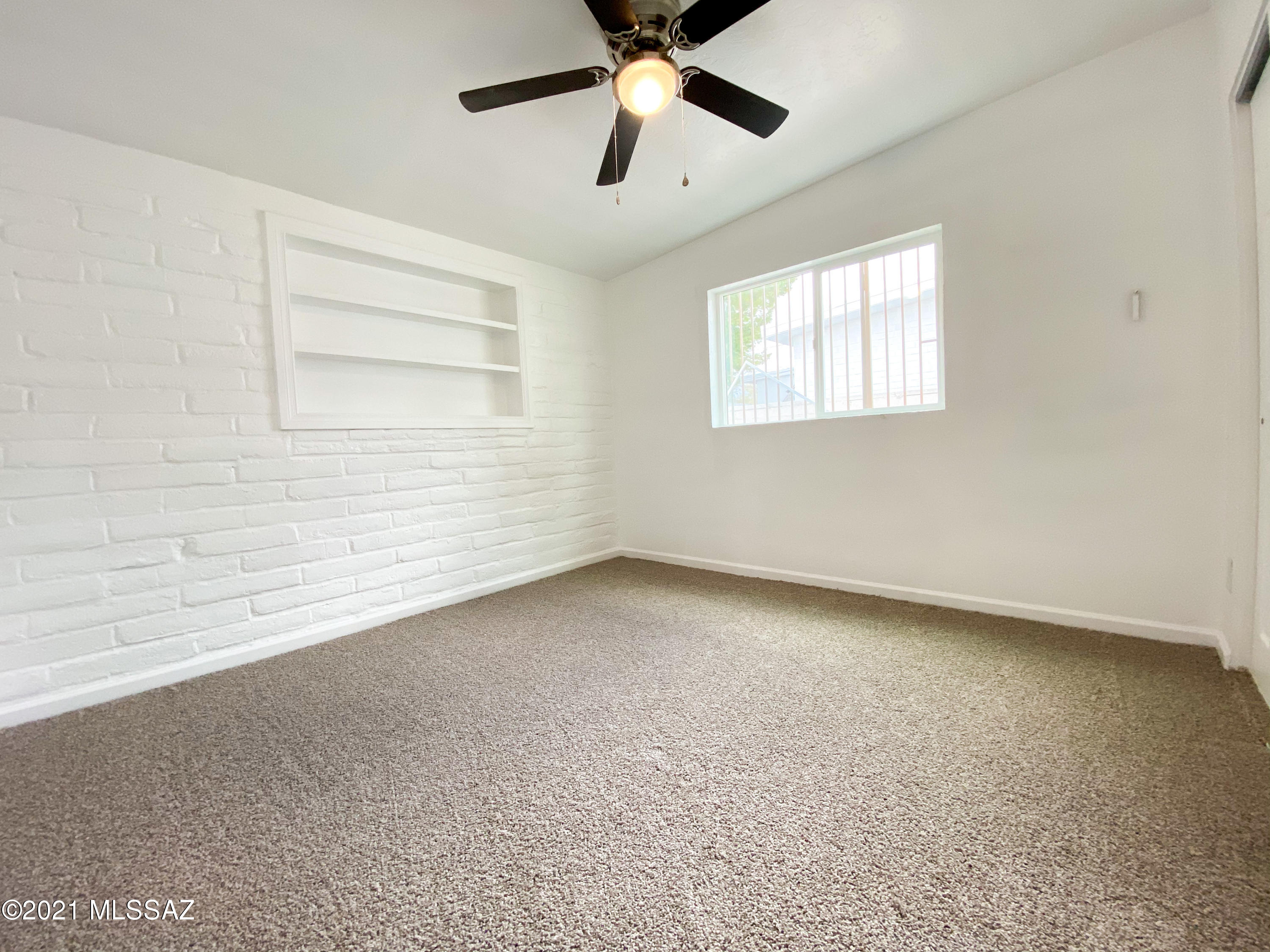1462 West Roger Road Tucson, AZ 85705 - Photo 6 of 33