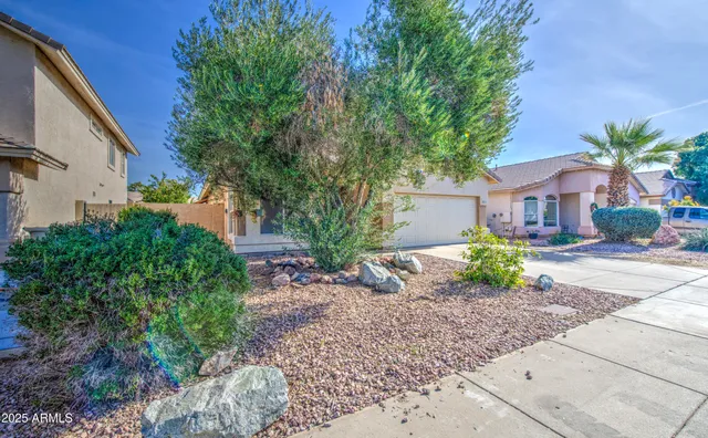 $2,000 | 8317 North 61st Lane, Glendale, AZ 85302