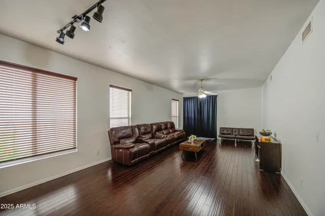 $2,000 | 8317 North 61st Lane, Glendale, AZ 85302