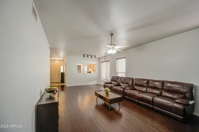 $2,000 | 8317 North 61st Lane, Glendale, AZ 85302