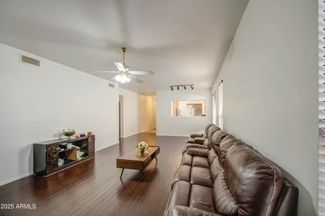 $2,000 | 8317 North 61st Lane, Glendale, AZ 85302