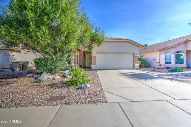 $2,000 | 8317 North 61st Lane, Glendale, AZ 85302
