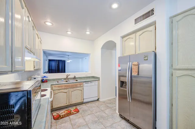 $2,000 | 8317 North 61st Lane, Glendale, AZ 85302