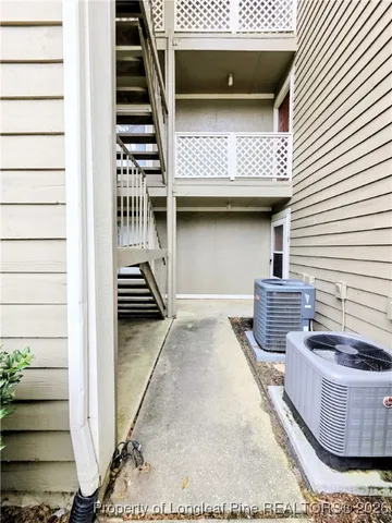 a view of entryway of house