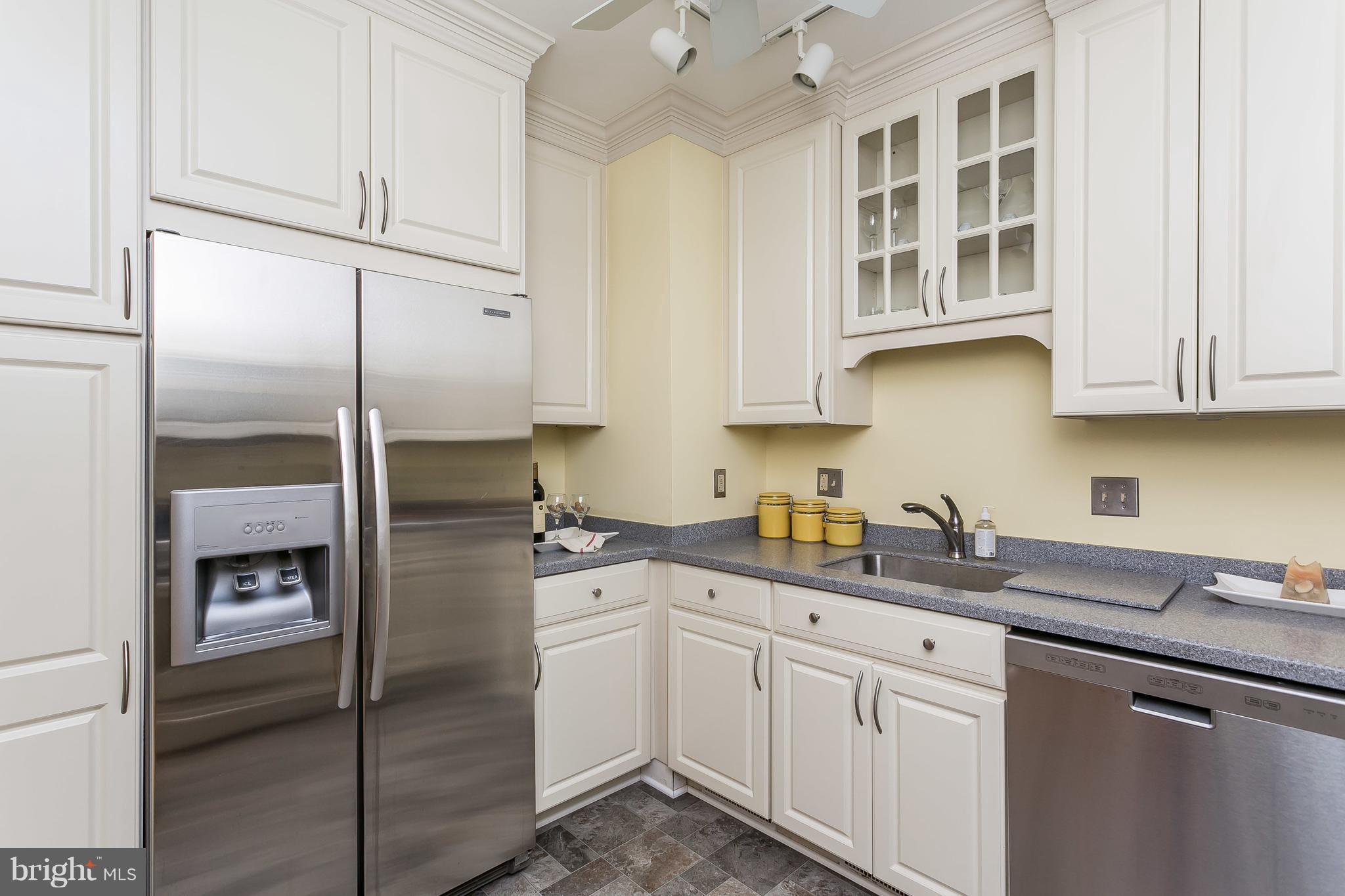 221 Ridgemede Road, Unit 205 Baltimore, MD 21210 - Photo 12 of 26 Kitchen