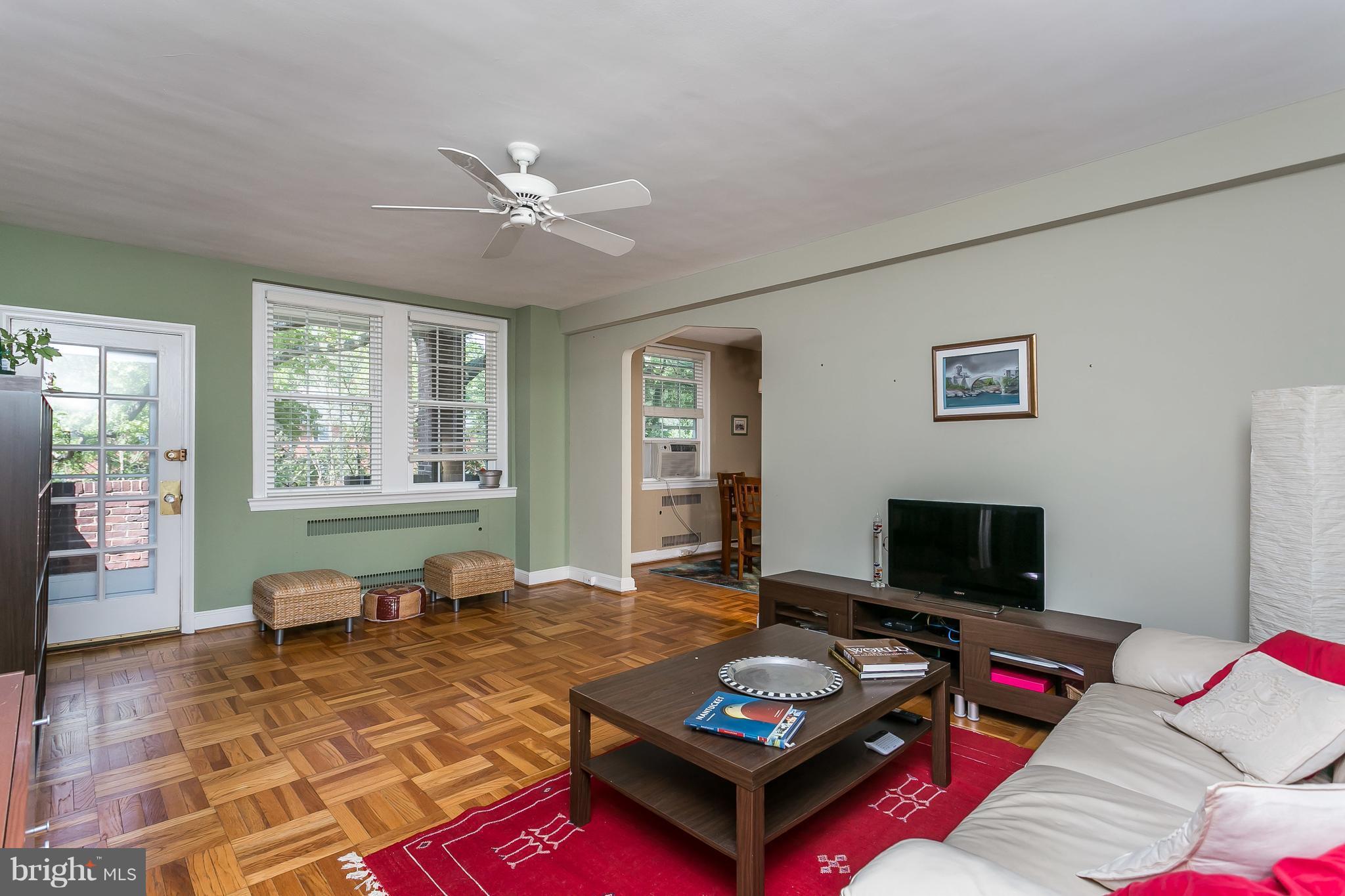 221 Ridgemede Road, Unit 205 Baltimore, MD 21210 - Photo 3 of 26 Living Room