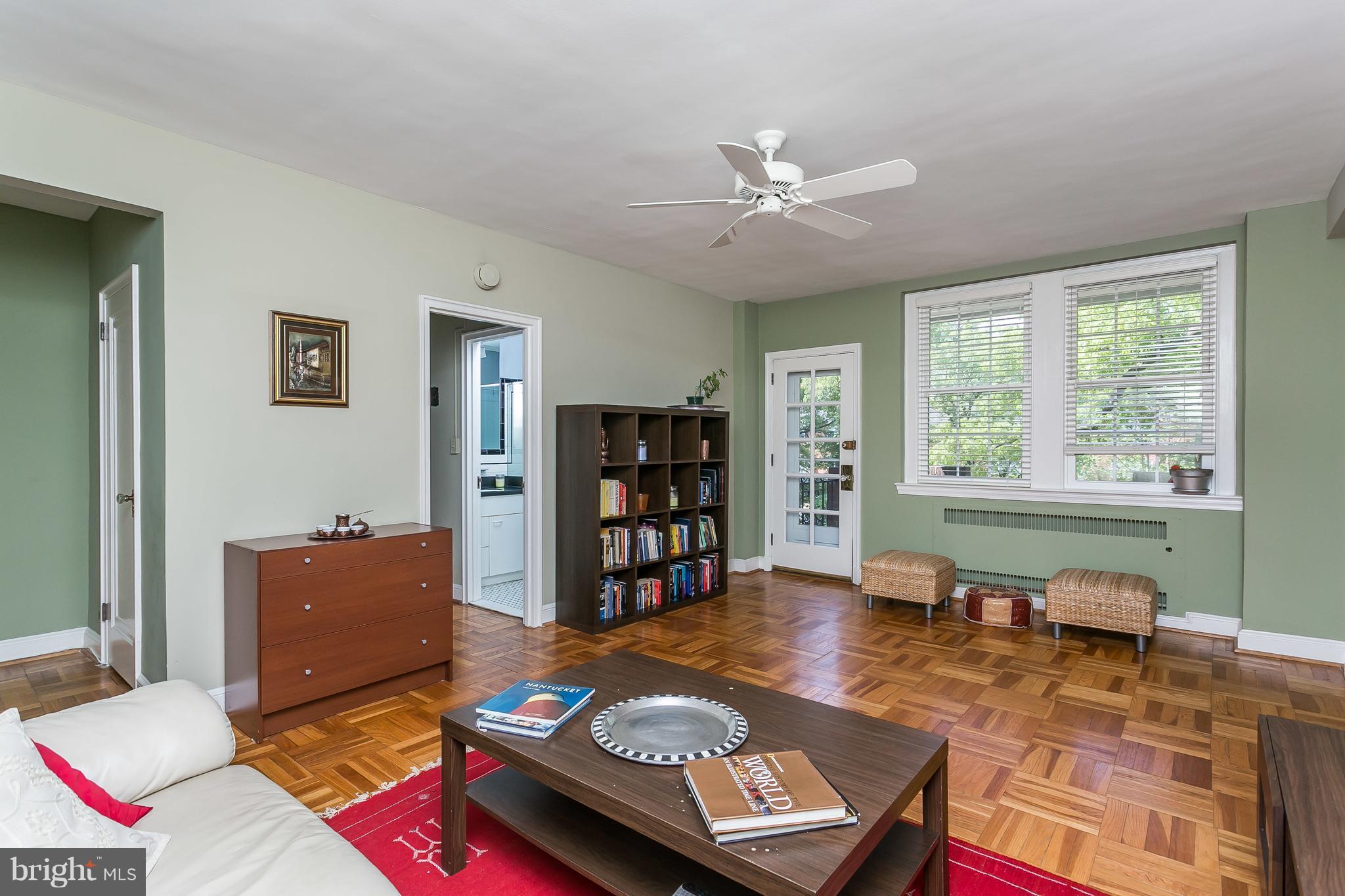 221 Ridgemede Road, Unit 205 Baltimore, MD 21210 - Photo 4 of 26 Living Room