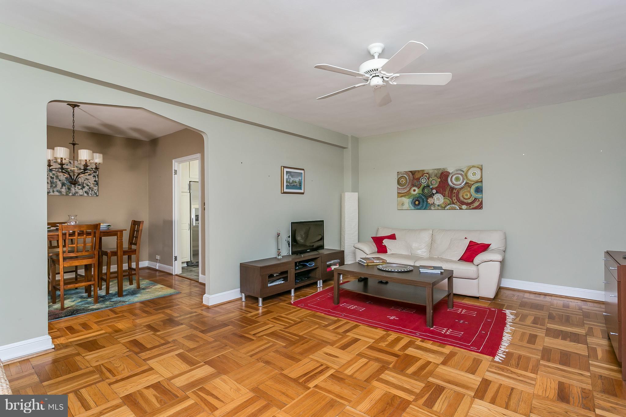 221 Ridgemede Road, Unit 205 Baltimore, MD 21210 - Photo 6 of 26 Living Room