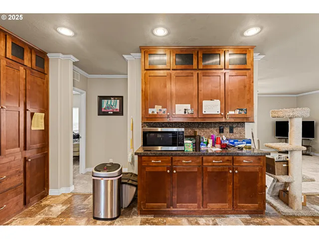 $300,000 | 22170 Tiller Trail Highway, Days Creek, OR 97429