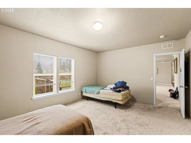 $300,000 | 22170 Tiller Trail Highway, Days Creek, OR 97429