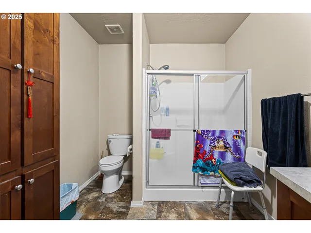 $300,000 | 22170 Tiller Trail Highway, Days Creek, OR 97429