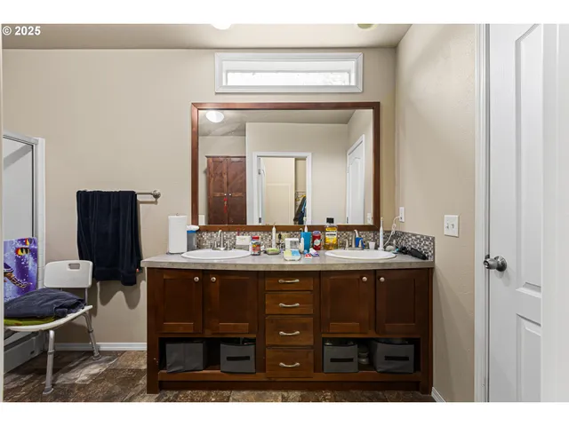 $300,000 | 22170 Tiller Trail Highway, Days Creek, OR 97429