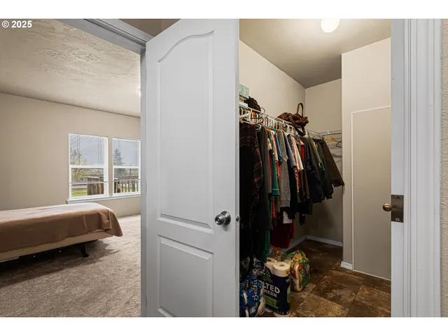 $300,000 | 22170 Tiller Trail Highway, Days Creek, OR 97429