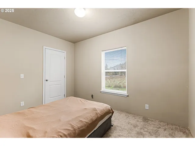 $300,000 | 22170 Tiller Trail Highway, Days Creek, OR 97429