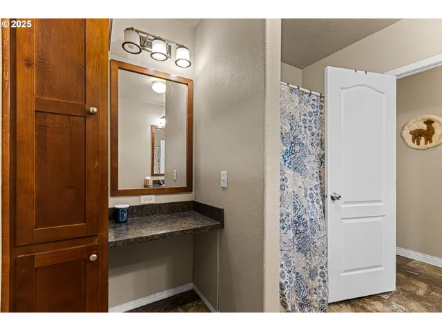 $300,000 | 22170 Tiller Trail Highway, Days Creek, OR 97429