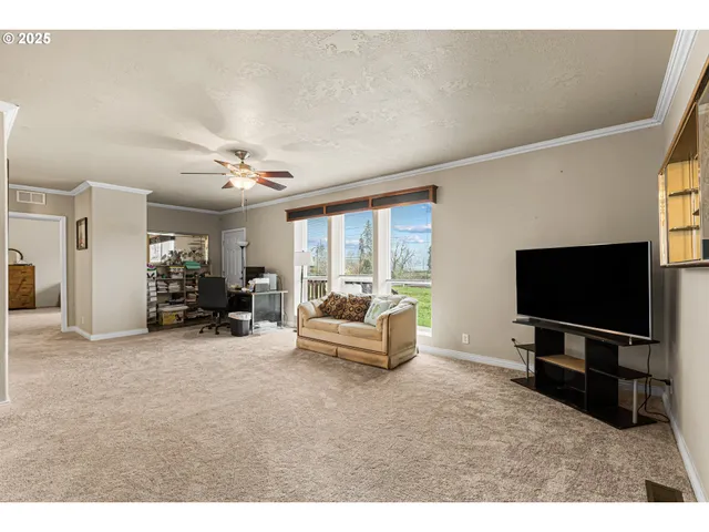 $300,000 | 22170 Tiller Trail Highway, Days Creek, OR 97429