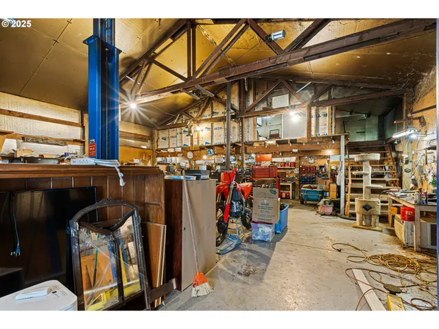 $300,000 | 22170 Tiller Trail Highway, Days Creek, OR 97429