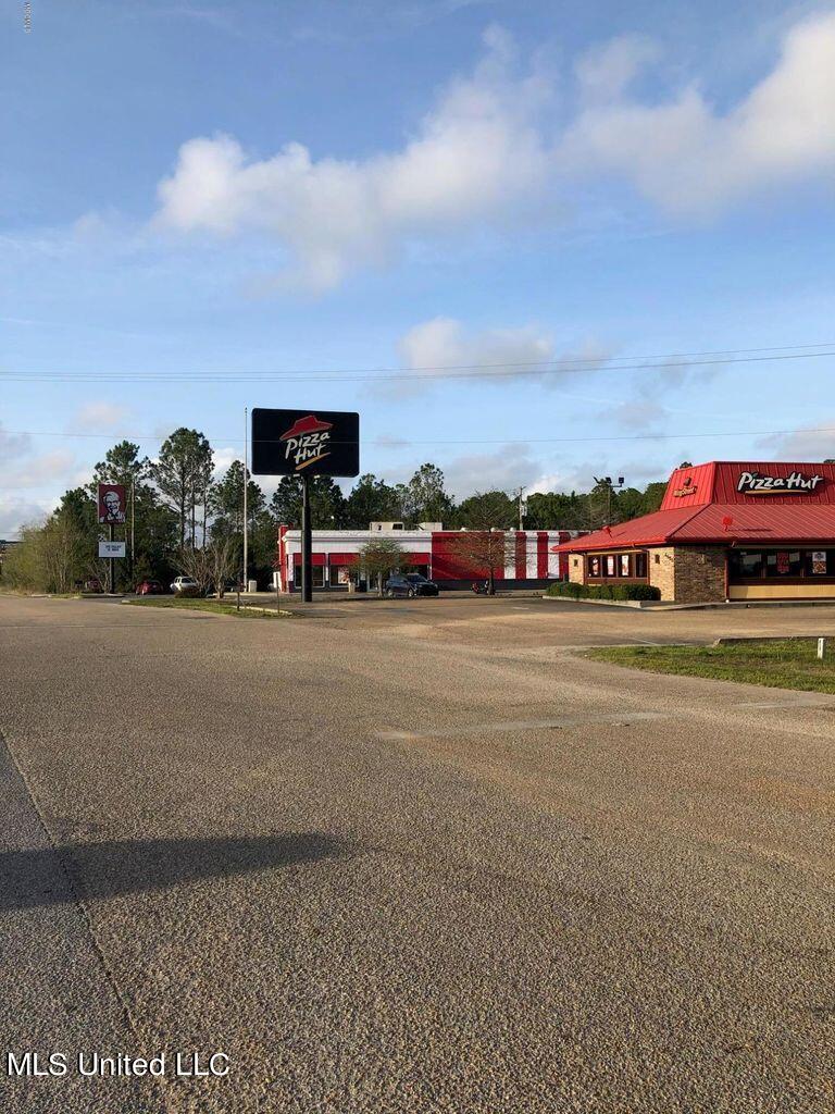 Ms-63 Moss Point, MS 39563 - Photo 8 of 15 20210915120044352239000000-o