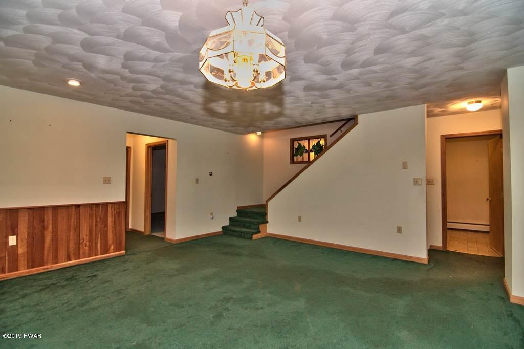 891 South Preston Road Lakewood, PA 18439 - Photo 13 of 42 Living Room