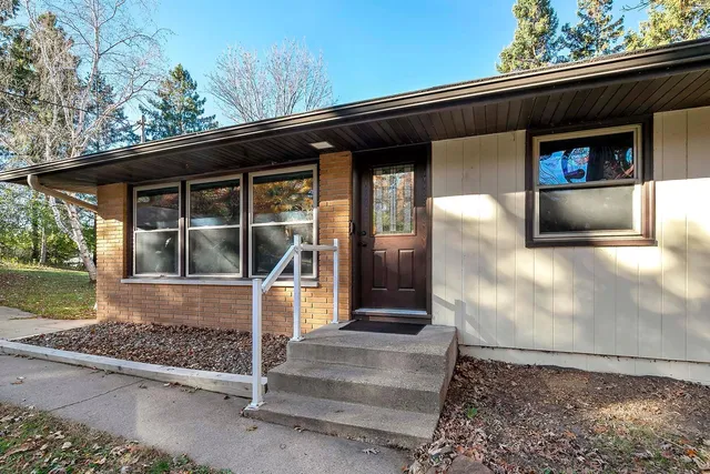 $449,900 | 13960 Paris Avenue North, Stillwater, MN 55082