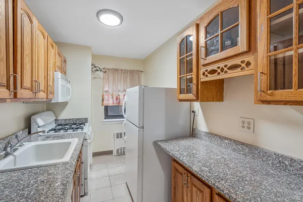 $2,350 | 102-55 67th Road, Unit 2V | Forest Hills Ward