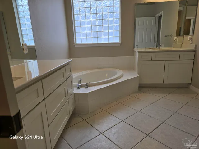 $635,500 | 1100 Willowood Circle, Gulf Breeze, FL 32563