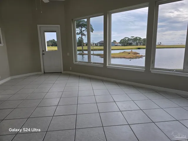$635,500 | 1100 Willowood Circle, Gulf Breeze, FL 32563