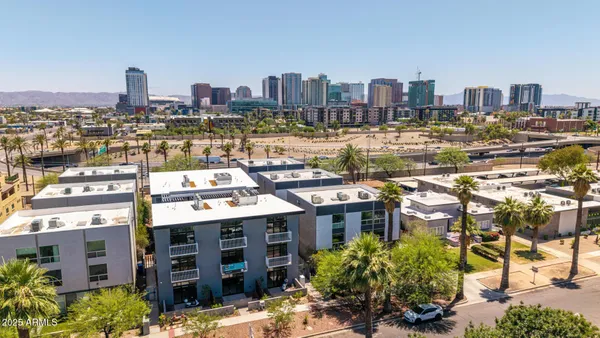 $1,999 | 531 East Willetta Street, Unit 102, Phoenix, AZ 85004