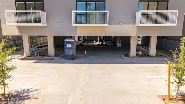 $1,999 | 531 East Willetta Street, Unit 102, Phoenix, AZ 85004