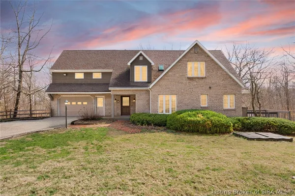 $849,900 | 925 West Oakwood Lane, Paoli, IN 47454