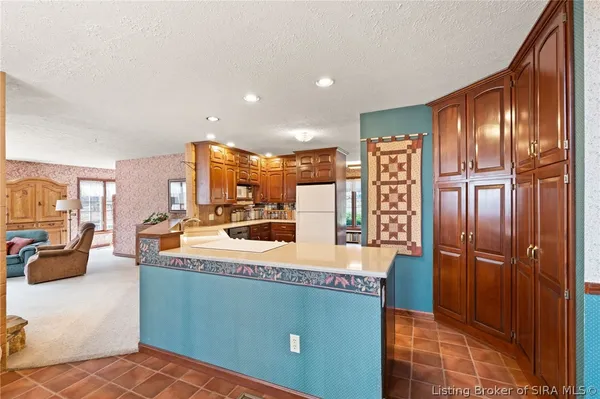 $849,900 | 925 West Oakwood Lane, Paoli, IN 47454