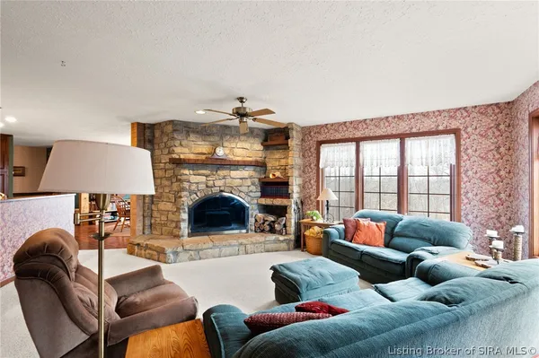 $849,900 | 925 West Oakwood Lane, Paoli, IN 47454