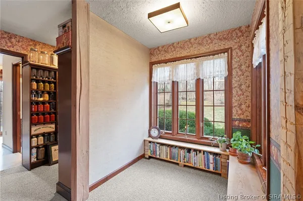 $849,900 | 925 West Oakwood Lane, Paoli, IN 47454