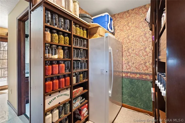 $849,900 | 925 West Oakwood Lane, Paoli, IN 47454