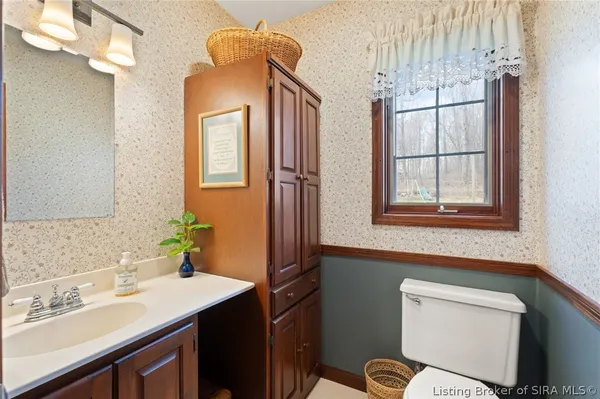 $849,900 | 925 West Oakwood Lane, Paoli, IN 47454