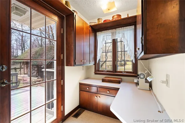 $849,900 | 925 West Oakwood Lane, Paoli, IN 47454