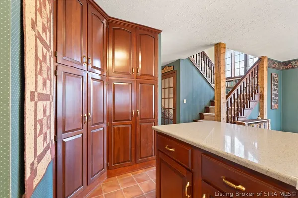 $849,900 | 925 West Oakwood Lane, Paoli, IN 47454