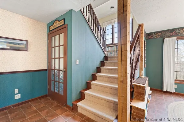 $849,900 | 925 West Oakwood Lane, Paoli, IN 47454