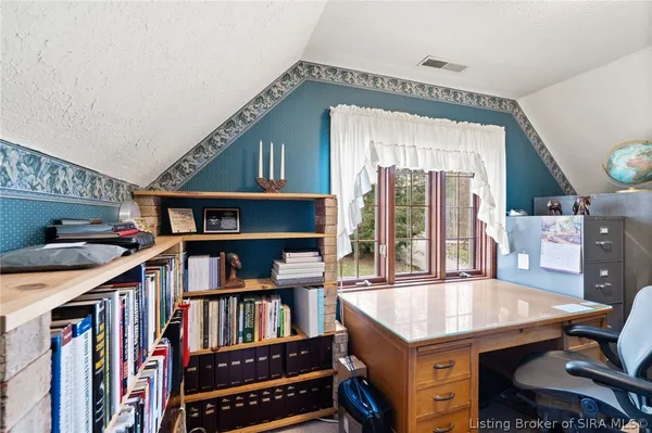 $849,900 | 925 West Oakwood Lane, Paoli, IN 47454