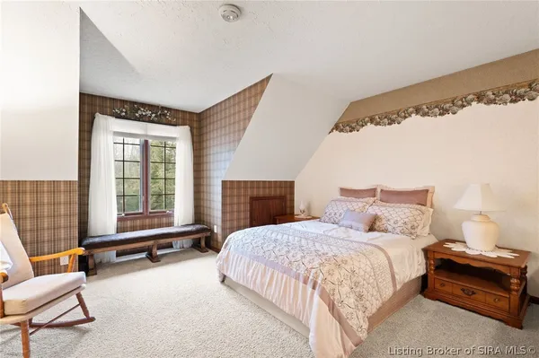 $849,900 | 925 West Oakwood Lane, Paoli, IN 47454