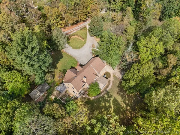 $849,900 | 925 West Oakwood Lane, Paoli, IN 47454